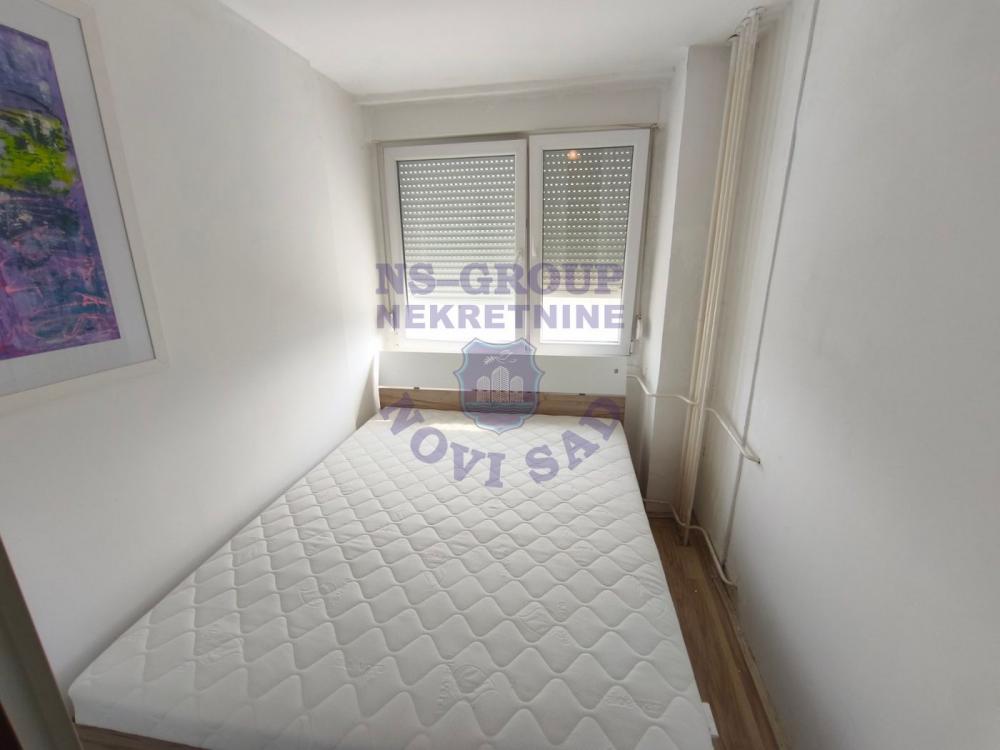 Slika 3 - Jednoiposoban, 47m2, Liman 4 Novi Sad, sa terasom, ima lift