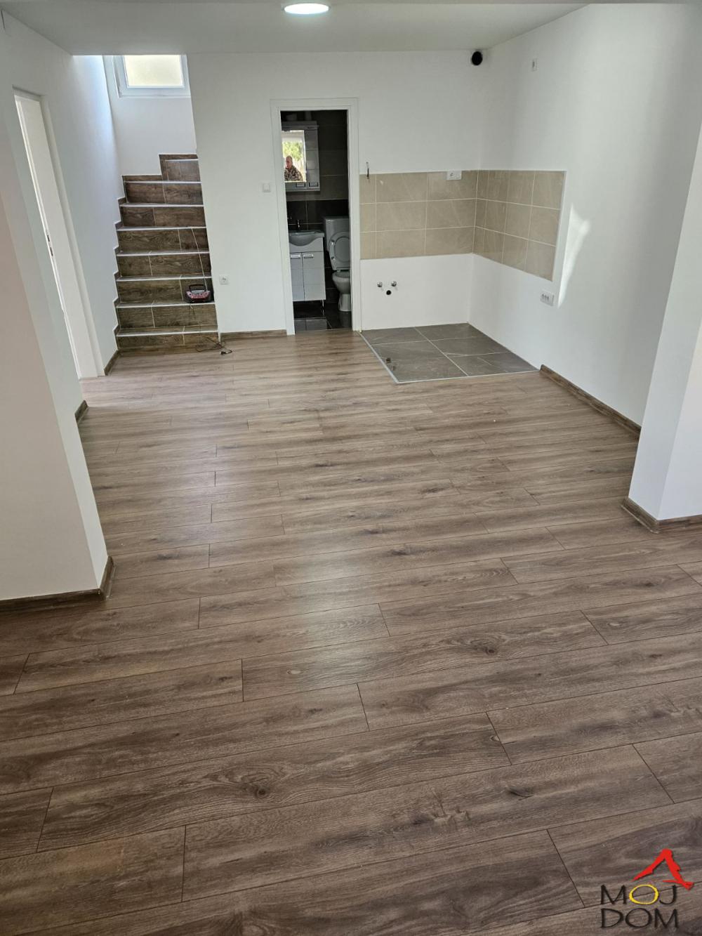 Slika 4 - Stan,NOVI SAD,TELEP,kv: 58, € 103000, ID: 1031801