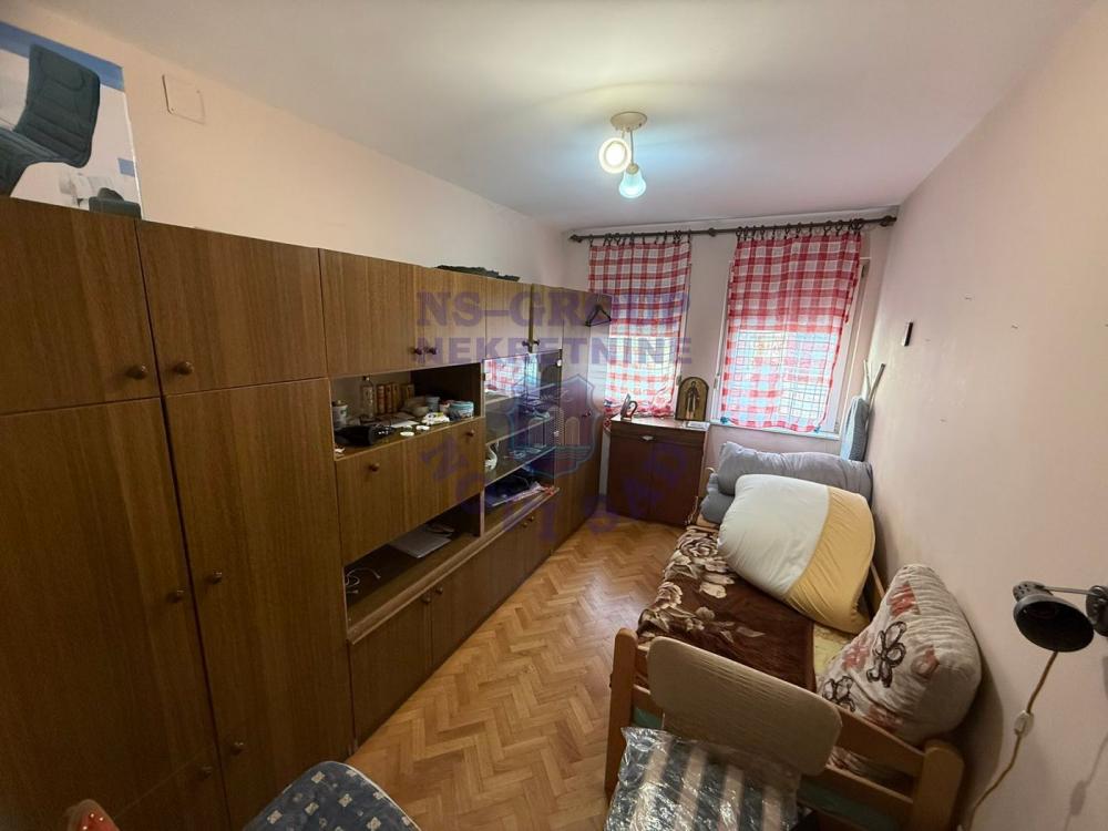 Slika 2 - Š:565403 Dvosoban Stan Na Podbari!