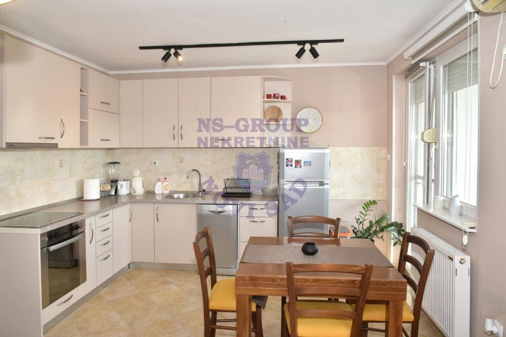 Slika 2 - Š:565410 Trosoban duplex na Bulevaru Evrope!