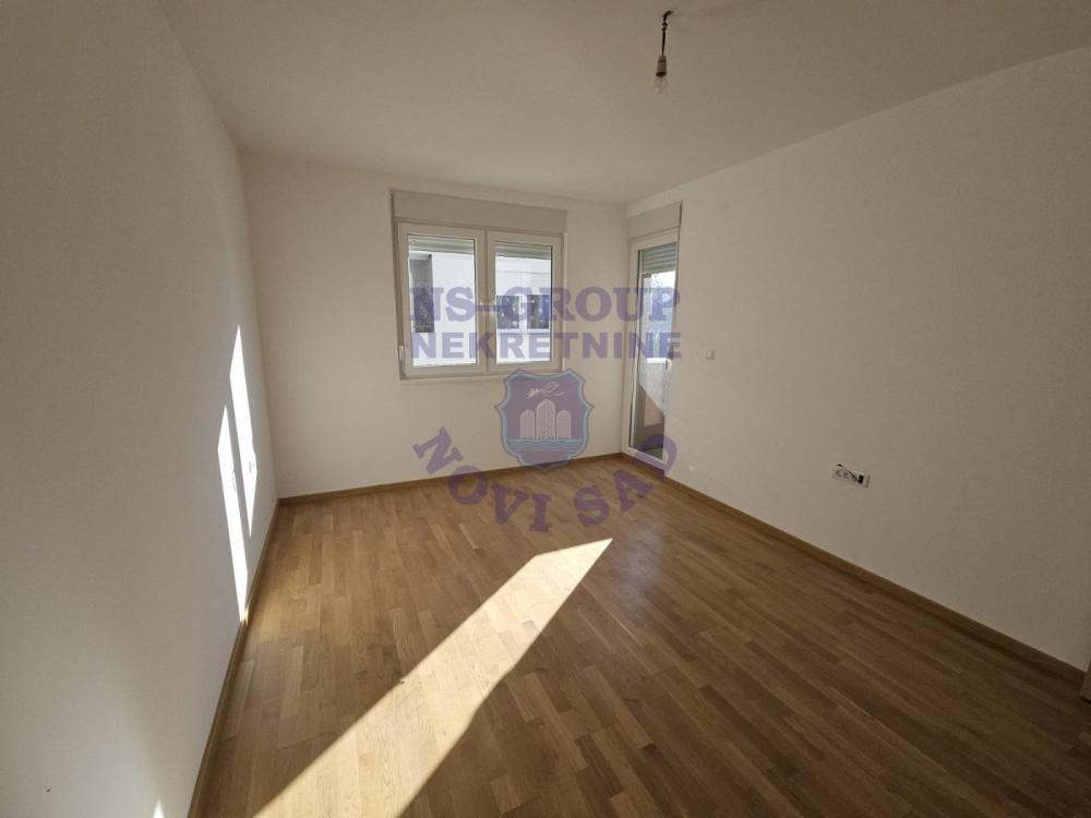 Slika 2 - Trosoban, 73m2, Tatarsko brdo Novi Sad, sa terasom, ima lift