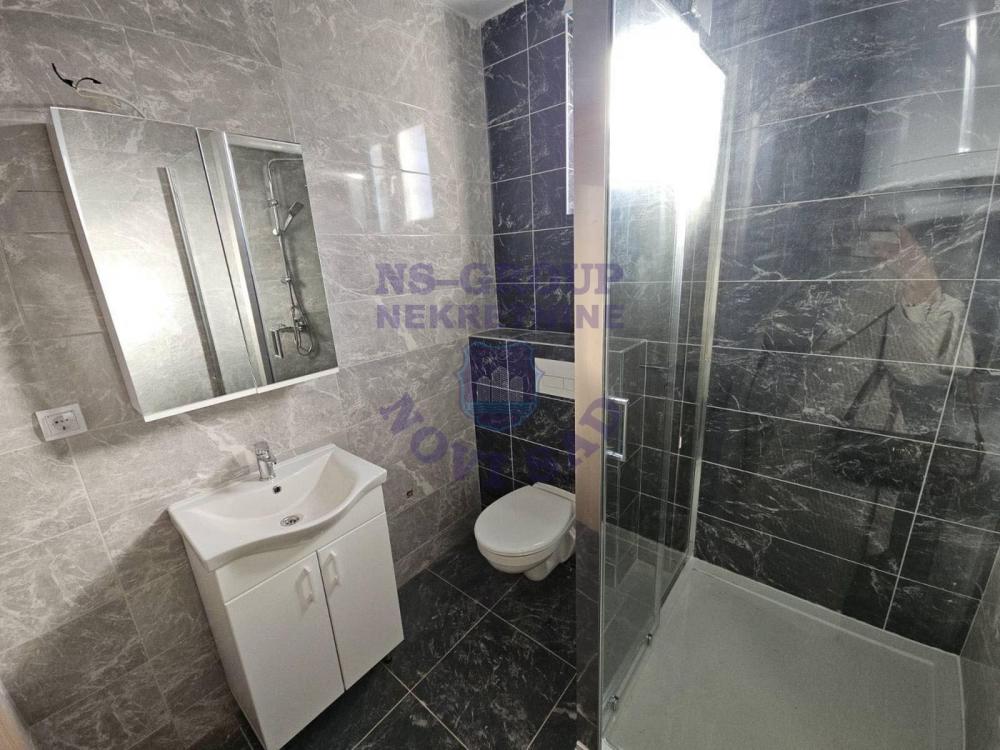 Slika 8 - Trosoban, 73m2, Tatarsko brdo Novi Sad, sa terasom, ima lift