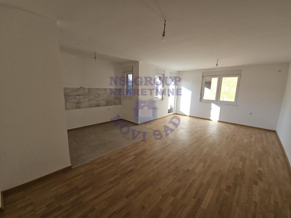 Glavna slika -Trosoban, 73m2, Tatarsko brdo Novi Sad, sa terasom, ima lift