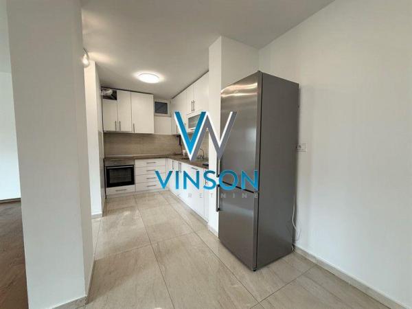 Slika 6 - Novi Sad, Bulevar - Četvorosoban stan + parking ID#1001161