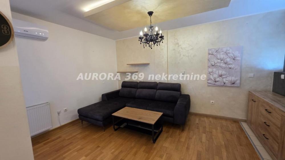 Slika 8 - POVOLJNO, NAMEŠTEN DUPLEX, BULEVAR EVROPE, NOVI SAD
