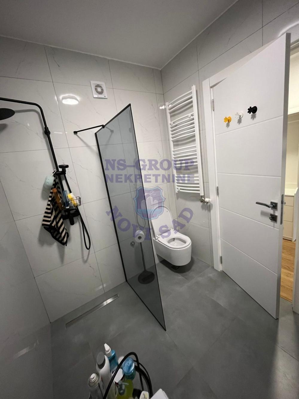 Slika 2 - Jednoiposoban, 38m2, Bulevar patrijarha Pavla (Somborski bulevar) Novi Sad, sa terasom, ima lift