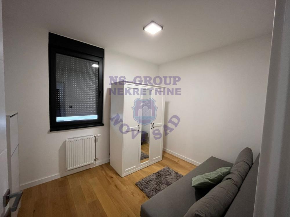 Slika 5 - Jednoiposoban, 38m2, Bulevar patrijarha Pavla (Somborski bulevar) Novi Sad, sa terasom, ima lift