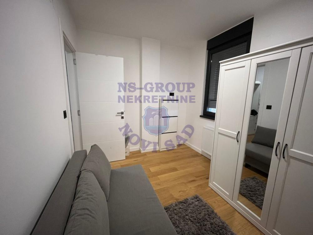 Slika 4 - Jednoiposoban, 38m2, Bulevar patrijarha Pavla (Somborski bulevar) Novi Sad, sa terasom, ima lift