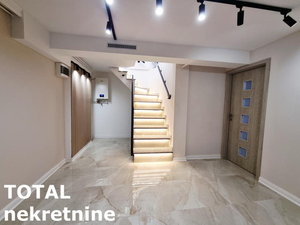 Slika 11 - Stan,NOVI SAD,BULEVAR,kv: 76.00, € 205000, ID: 1102275