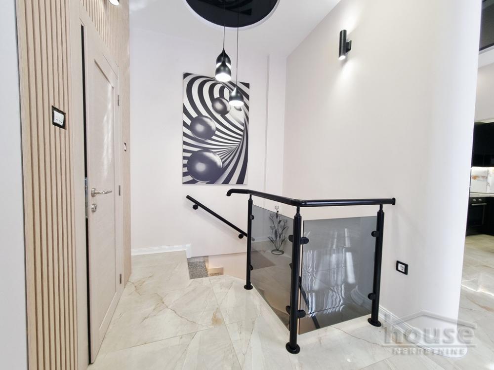 Slika 10 - Stan,NOVI SAD,BULEVAR,kv: 76.00, € 205000, ID: 1065427