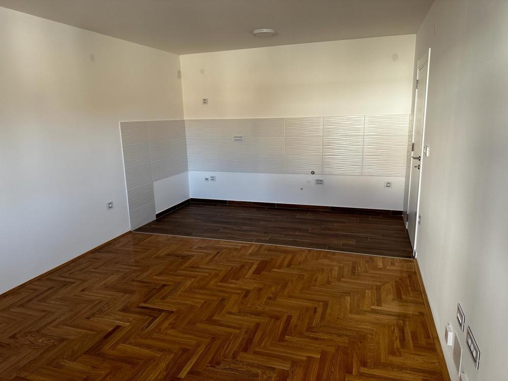 Slika 4 - Stan,NOVI SAD,TELEP,kv: 55.34, € 131350, ID: 1057472