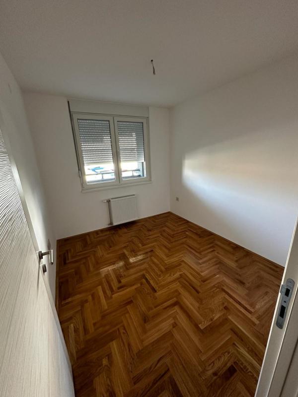 Slika 9 - Stan,NOVI SAD,TELEP,kv: 55.34, € 131350, ID: 1057472