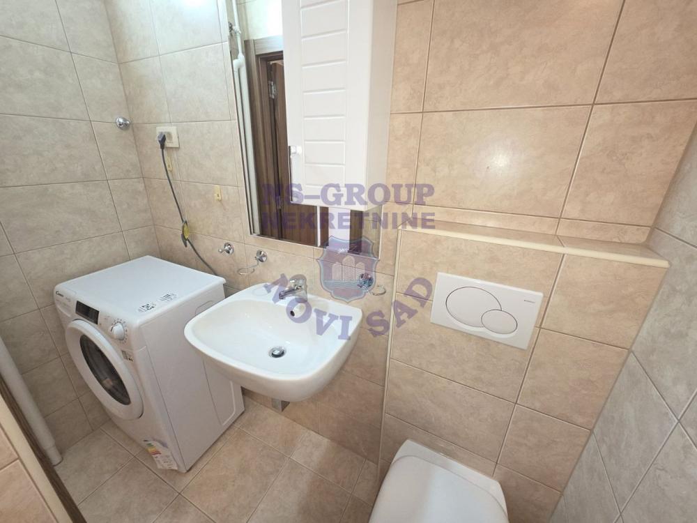 Slika 7 - Dvosoban, 42m2, Beogradski kej Novi Sad, sa terasom, ima lift