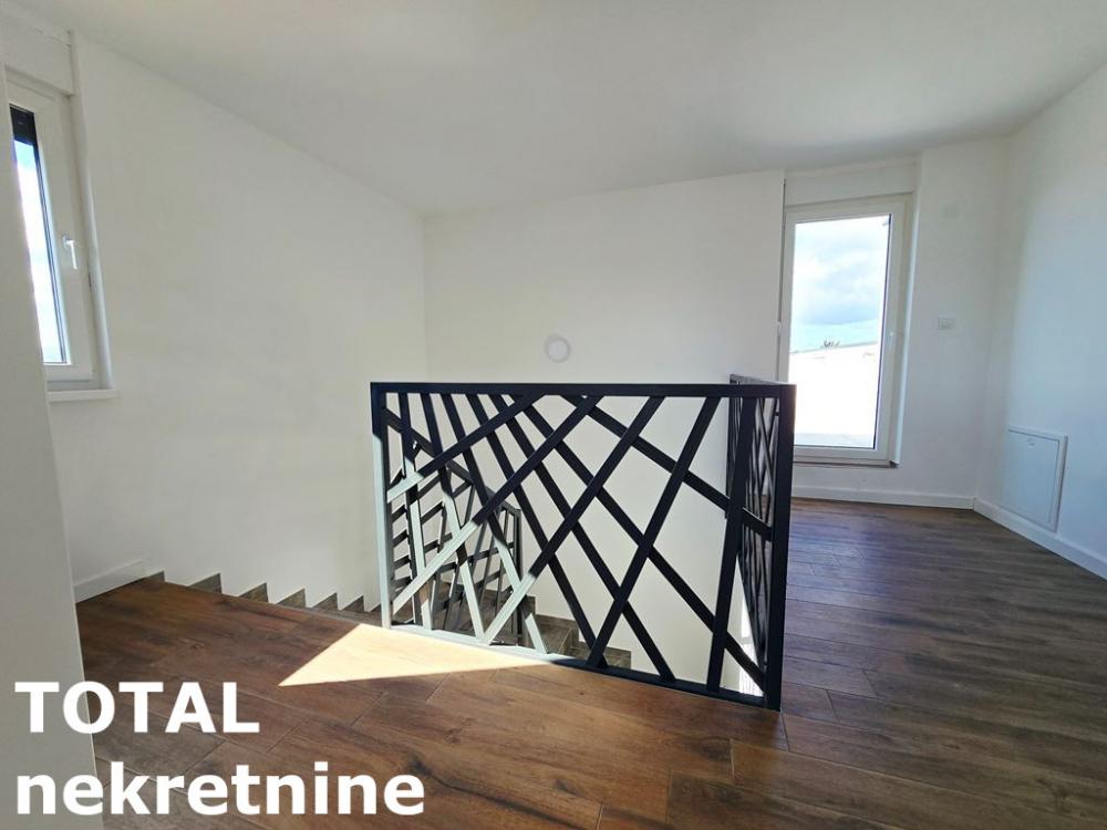 Slika 10 - Stan,NOVI SAD,TELEP,kv: 110.00, € 270000, ID: 1102319