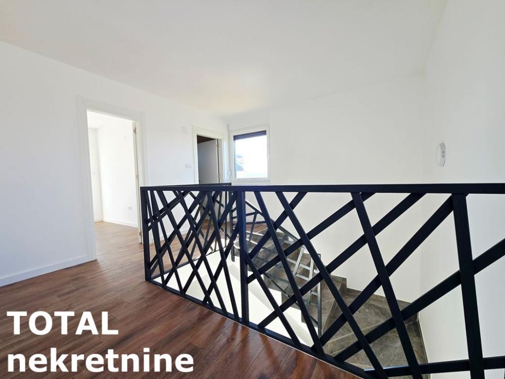 Slika 11 - Stan,NOVI SAD,TELEP,kv: 110.00, € 270000, ID: 1102319