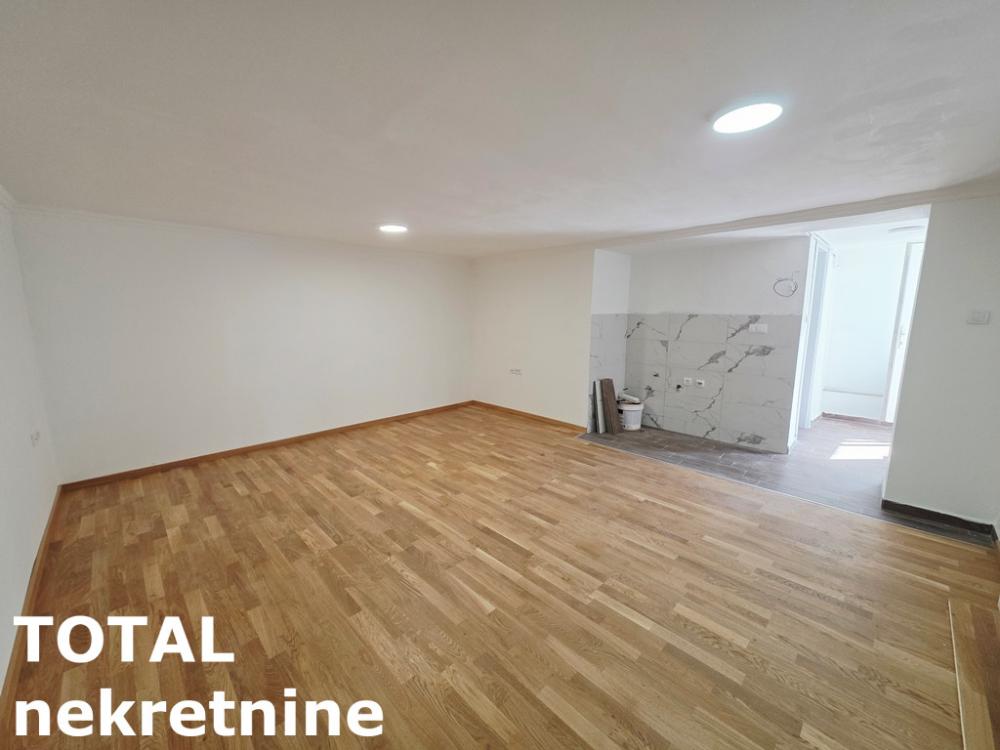 Slika 1 - Stan,NOVI SAD,ADICE,kv: 28.00, € 50000, ID: 1102378