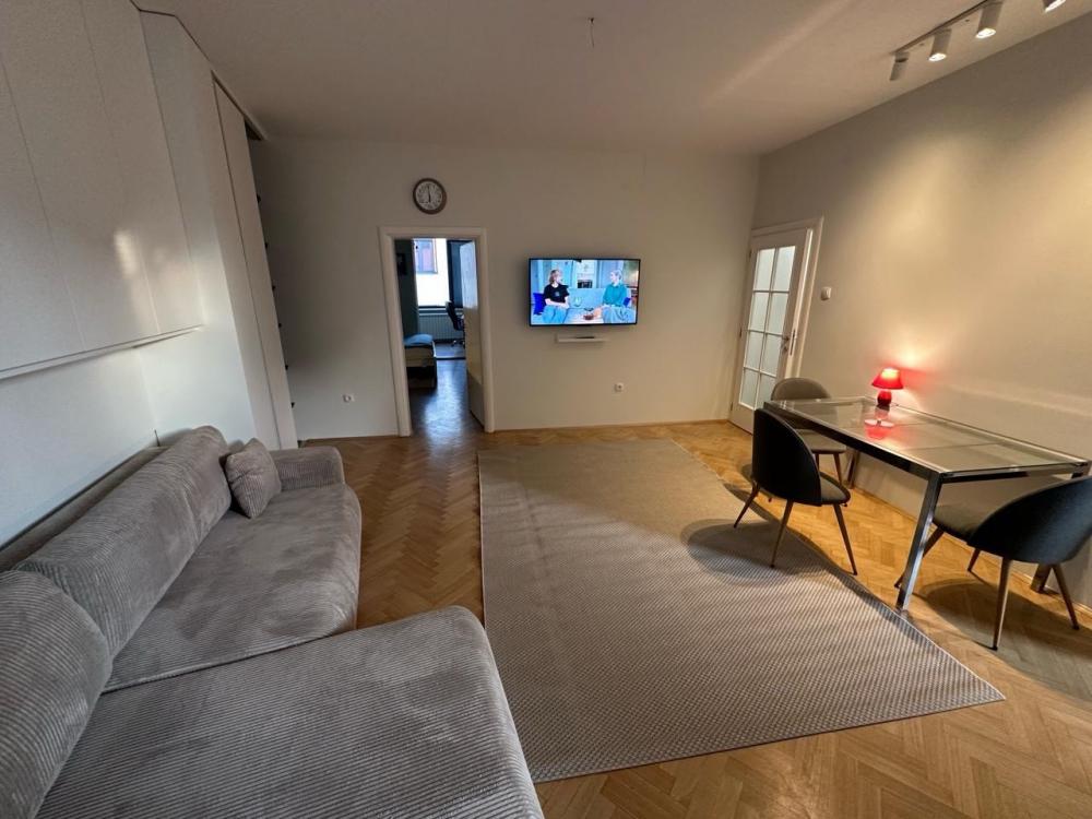 Slika 1 - Stan,NOVI SAD,CENTAR,kv: 72.00, € 218000, ID: 1057385