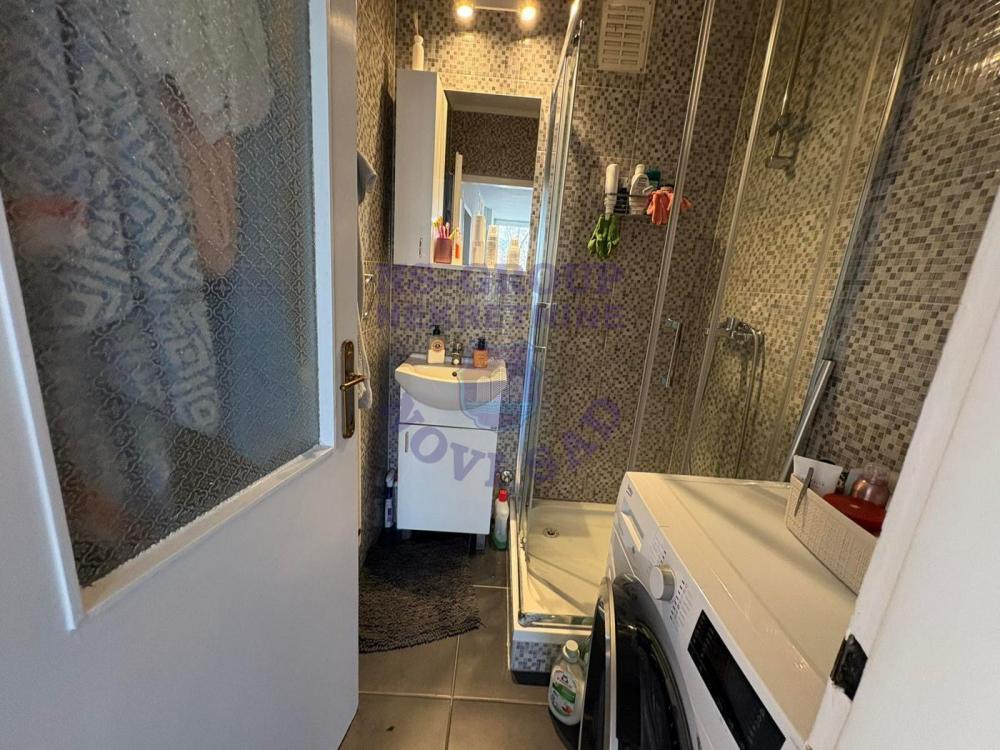 Slika 6 - Trosoban, Grbavica Novi Sad, sa terasom