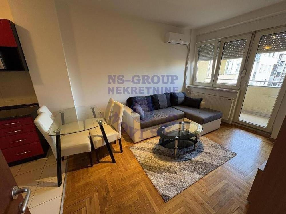 Glavna slika -564833-Top lokacija. Odličan, uknjižen- namešten dvosoban stan.