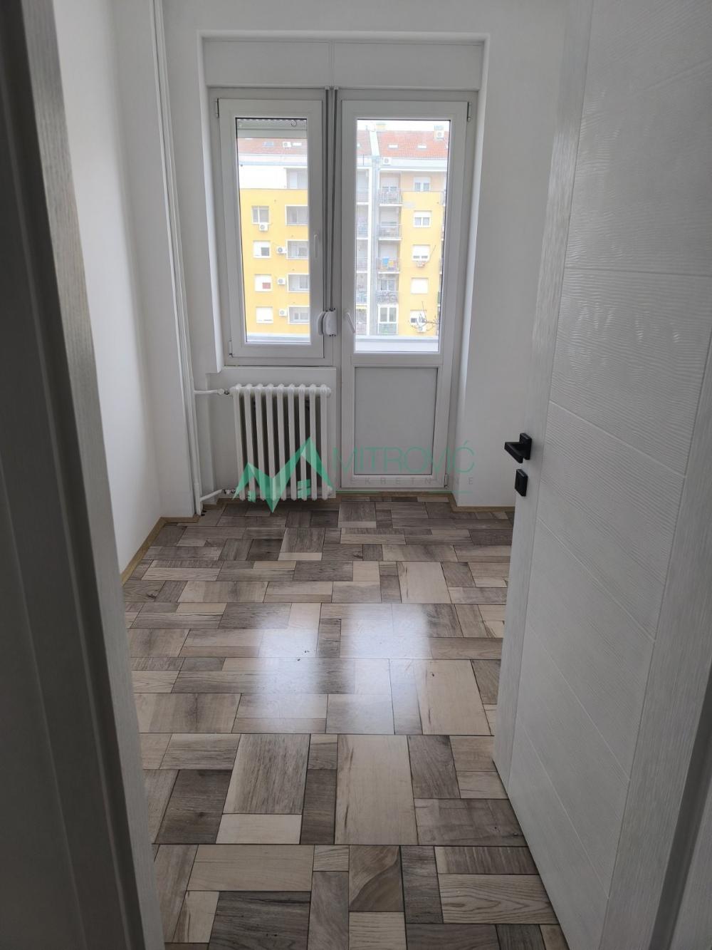 Slika 4 - FENOMENALAN, KOMPLETNO RENOVIRAN, DVOIPOSOBAN NA GRBAVICI- izuzetna ponuda 