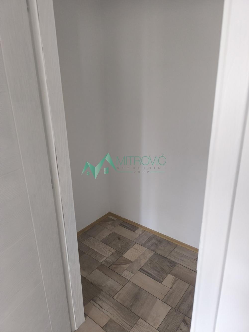 Slika 6 - FENOMENALAN, KOMPLETNO RENOVIRAN, DVOIPOSOBAN NA GRBAVICI- izuzetna ponuda 