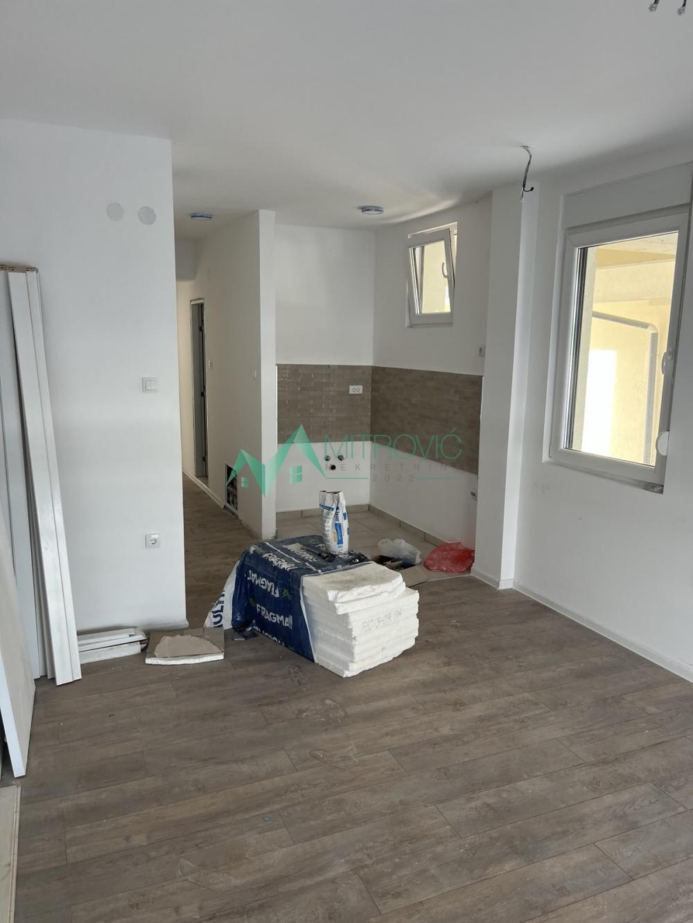 Slika 3 - Dvosoban stan u urbanoj vili u Petrovaradinu