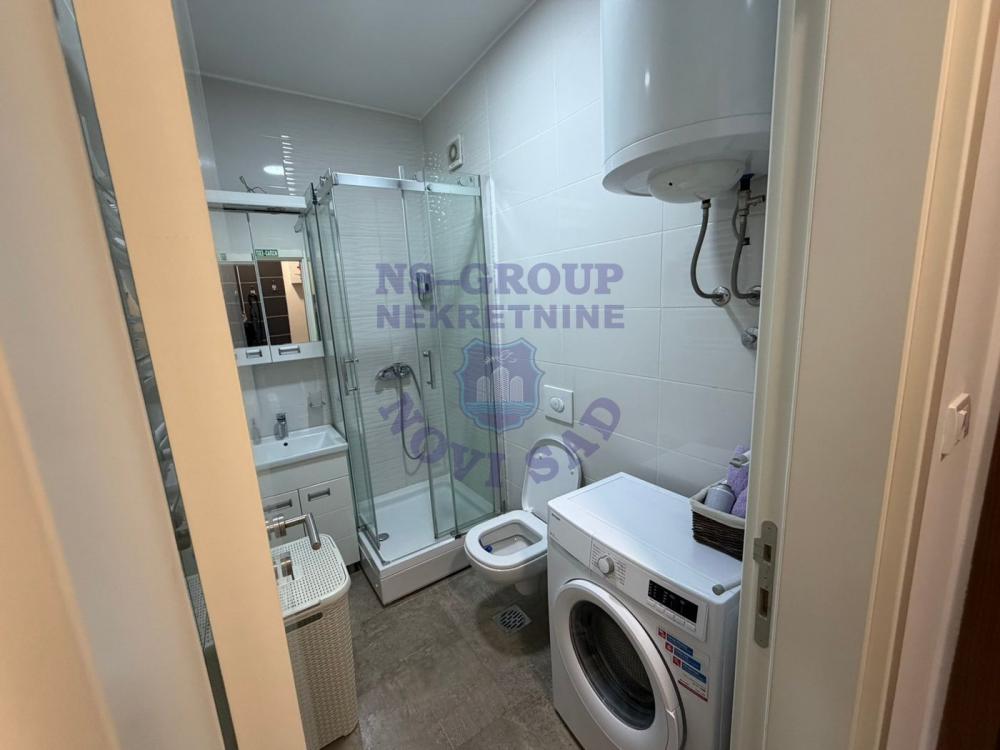 Slika 9 - Jednosoban, 28m2, Socijalno Novi Sad, sa terasom, ima lift