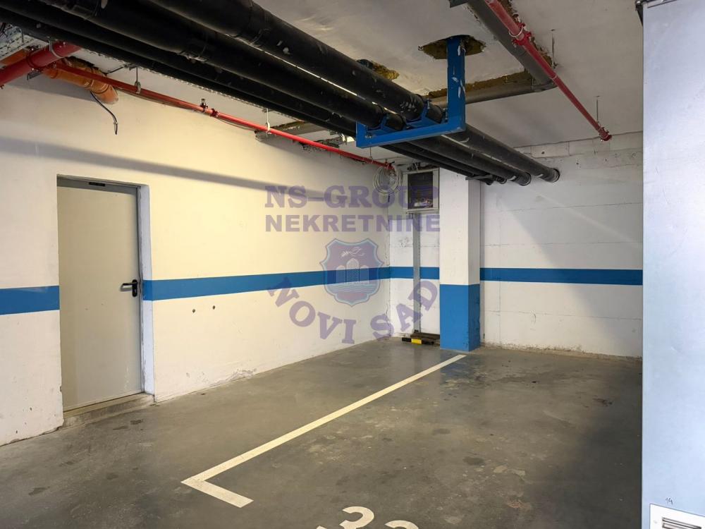 Slika 7 - Jednosoban, 28m2, Socijalno Novi Sad, sa terasom, ima lift