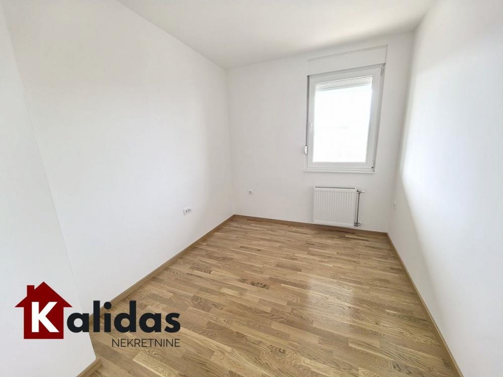 Slika 4 - Stan,PETROVARADIN,PETROVARADIN,kv: 67, € 158720, ID: 1008614