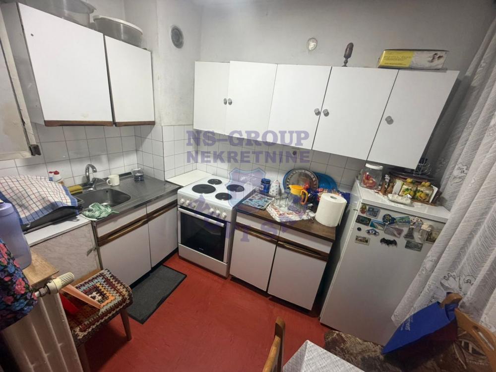 Slika 2 - Odlican dvosoban stan na Petrovaradinu 