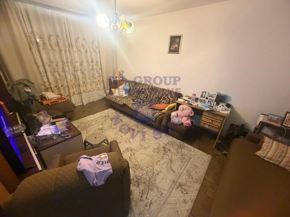 Slika 7 - Odlican dvosoban stan na Petrovaradinu 