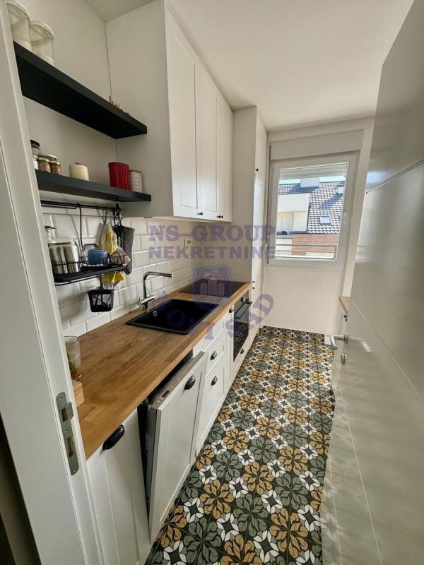 Slika 2 - Dvoiposoban, 63m2, Podbara Novi Sad, sa terasom, ima lift