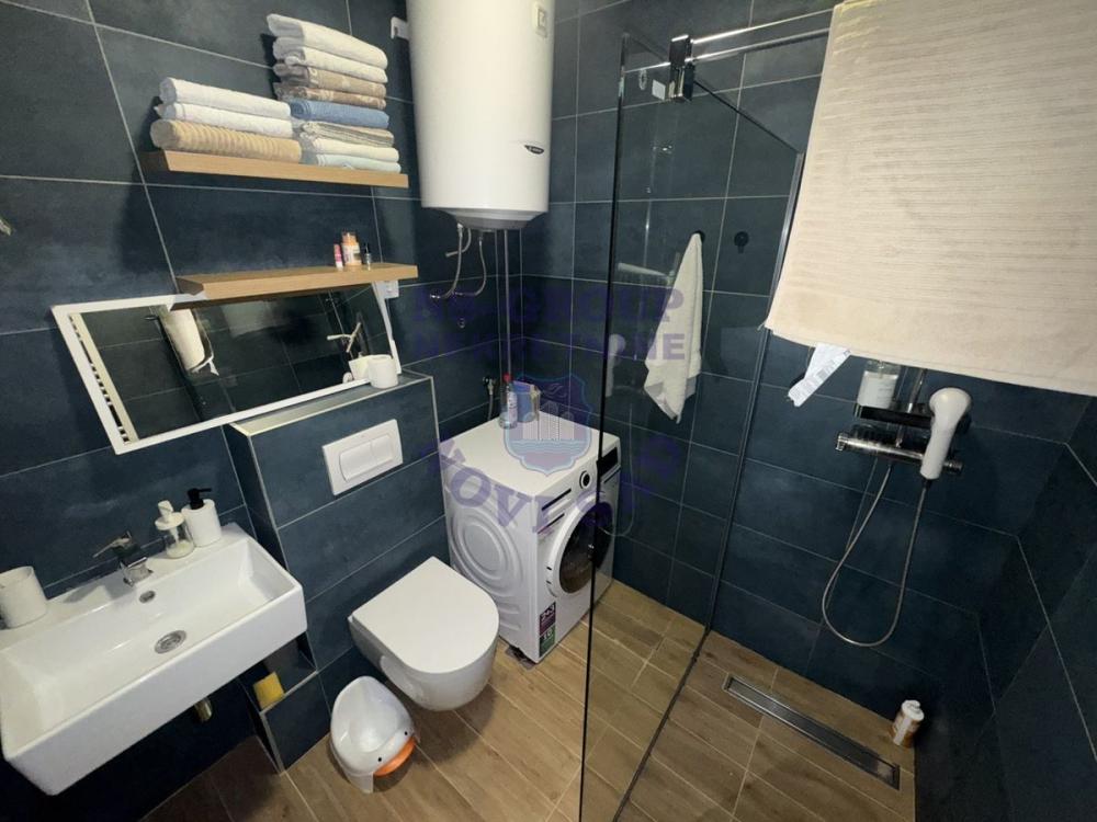 Slika 4 - Dvoiposoban, 63m2, Podbara Novi Sad, sa terasom, ima lift