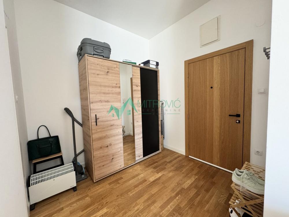 Slika 4 - Petrovaradin, 28m2, namešten!!! 