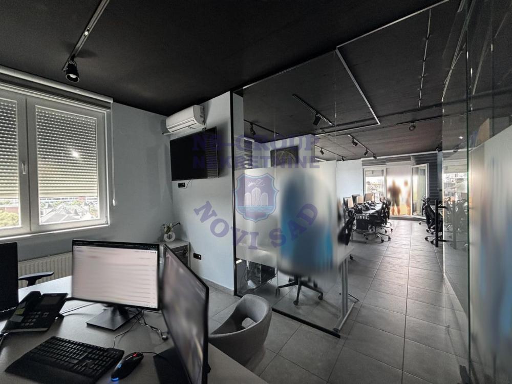 Slika 3 - Odlican dvosoban stan na Salajci!