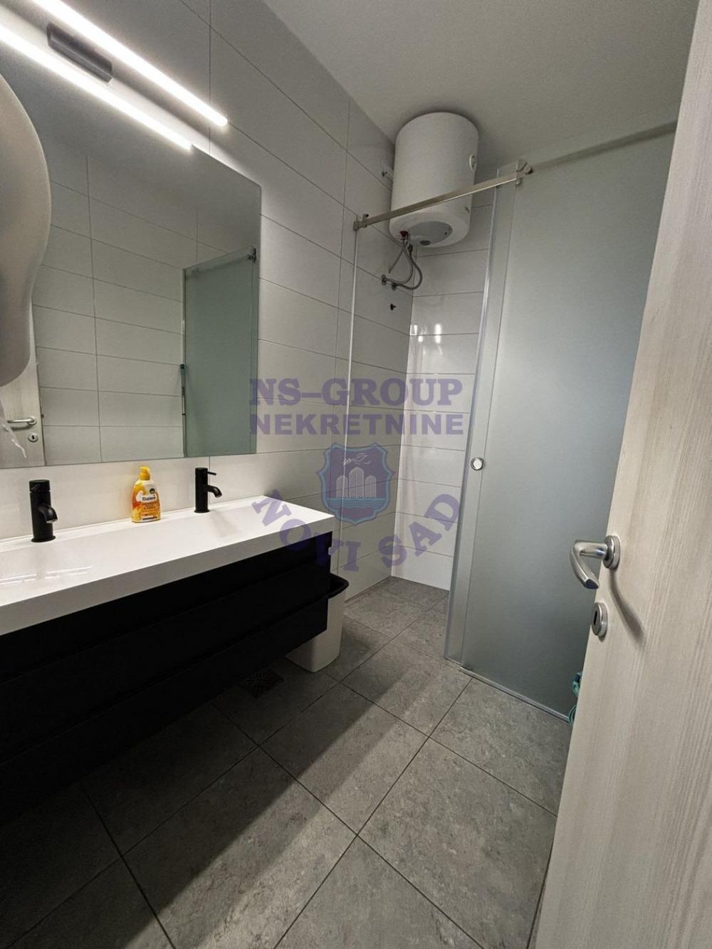 Slika 9 - Odlican dvosoban stan na Salajci!