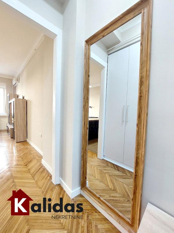 Slika 8 - Stan,NOVI SAD,CENTAR,kv: 32, € 123600, ID: 1008635