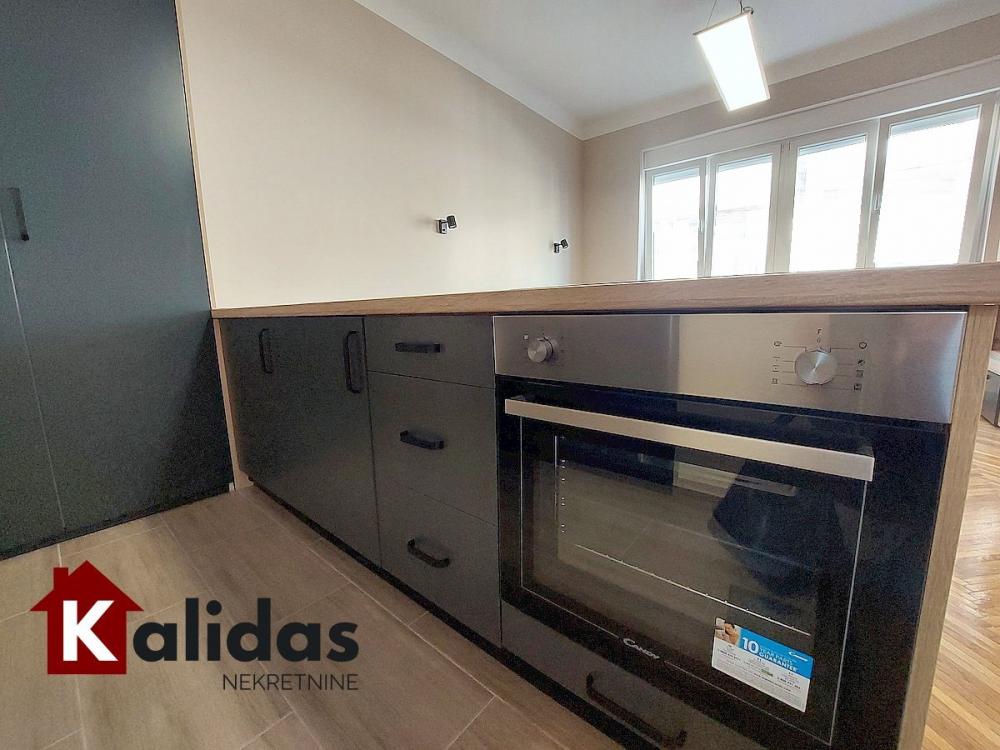 Slika 7 - Stan,NOVI SAD,CENTAR,kv: 32, € 123600, ID: 1008635