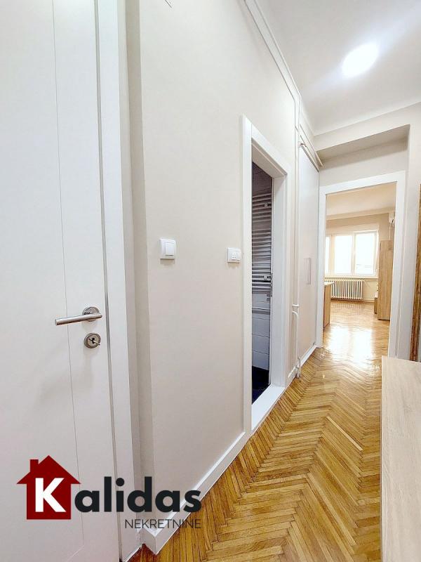 Slika 11 - Stan,NOVI SAD,CENTAR,kv: 32, € 123600, ID: 1008635
