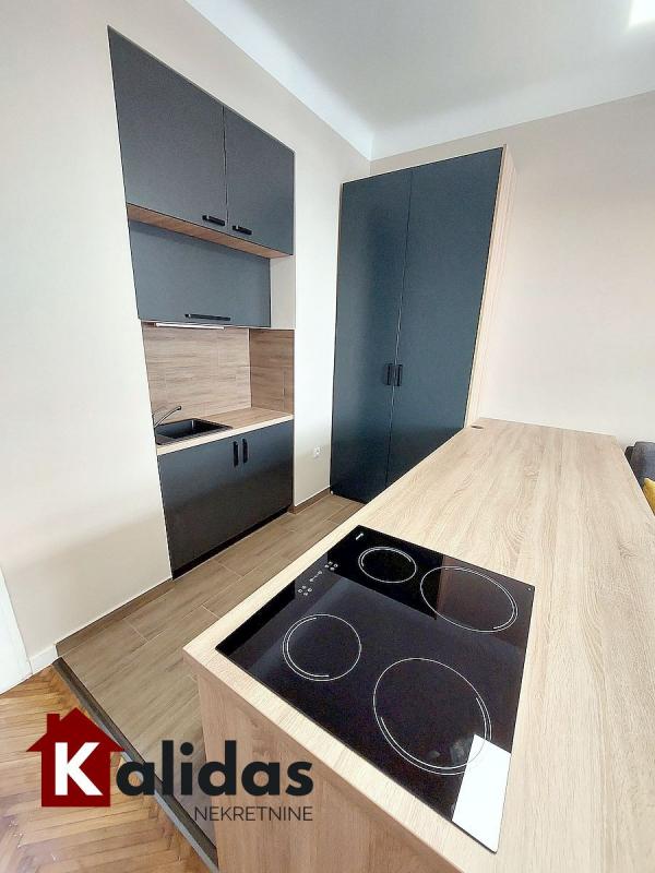 Slika 4 - Stan,NOVI SAD,CENTAR,kv: 32, € 123600, ID: 1008635