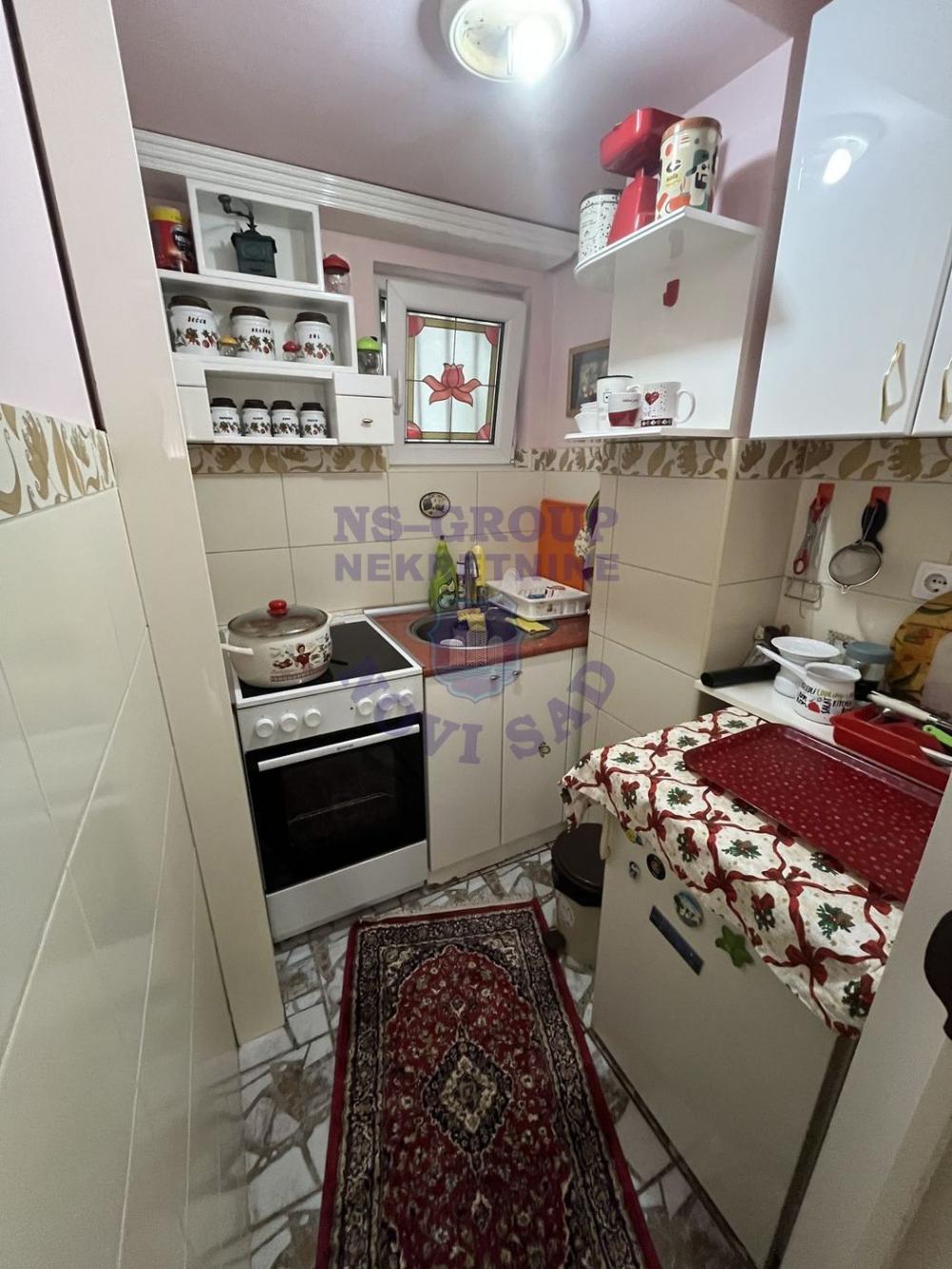 Slika 6 - Četvorosoban, 72m2, Beogradski kej Novi Sad, sa terasom, ima lift