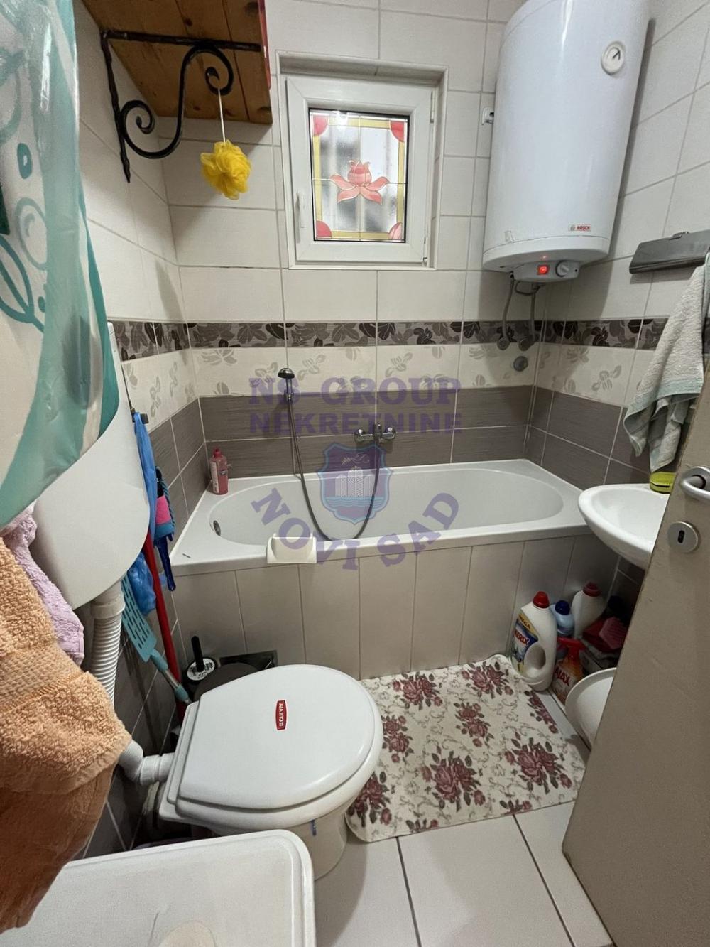 Slika 2 - Četvorosoban, 72m2, Beogradski kej Novi Sad, sa terasom, ima lift