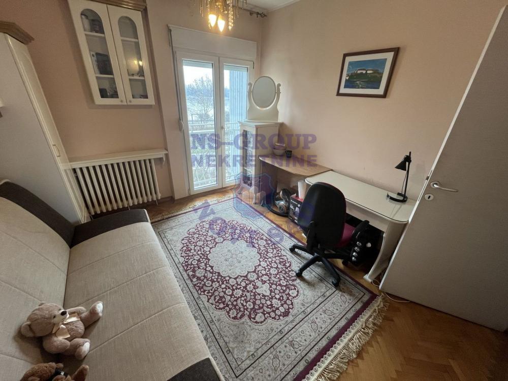 Slika 4 - Četvorosoban, 72m2, Beogradski kej Novi Sad, sa terasom, ima lift