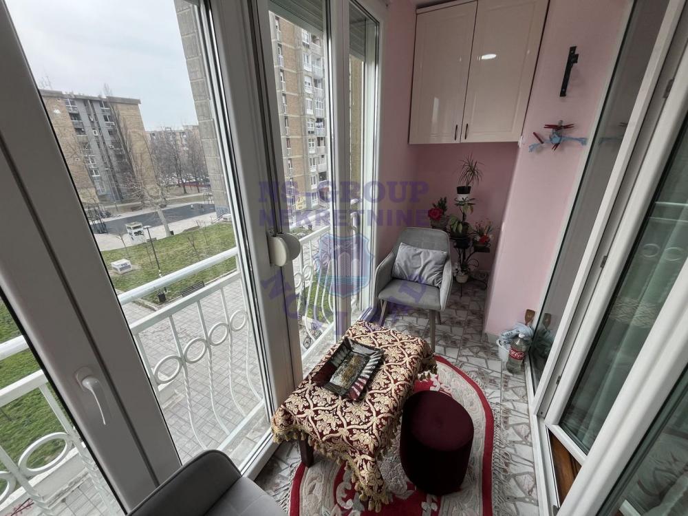 Slika 1 - Četvorosoban, 72m2, Beogradski kej Novi Sad, sa terasom, ima lift