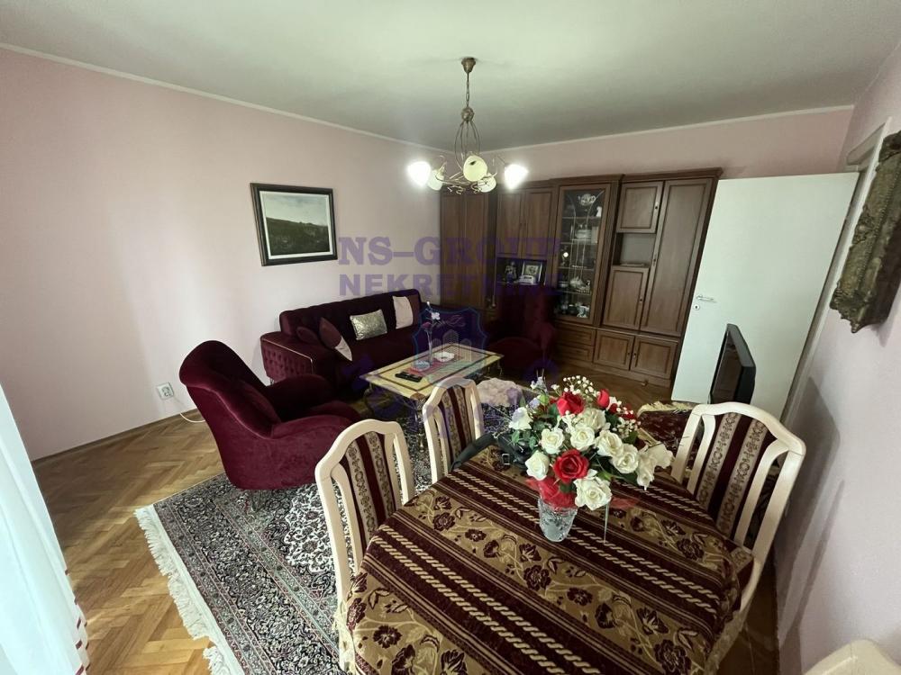 Slika 10 - Četvorosoban, 72m2, Beogradski kej Novi Sad, sa terasom, ima lift