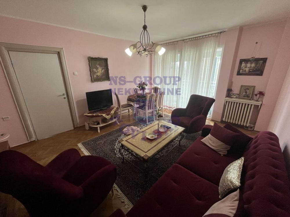 Slika 8 - Četvorosoban, 72m2, Beogradski kej Novi Sad, sa terasom, ima lift