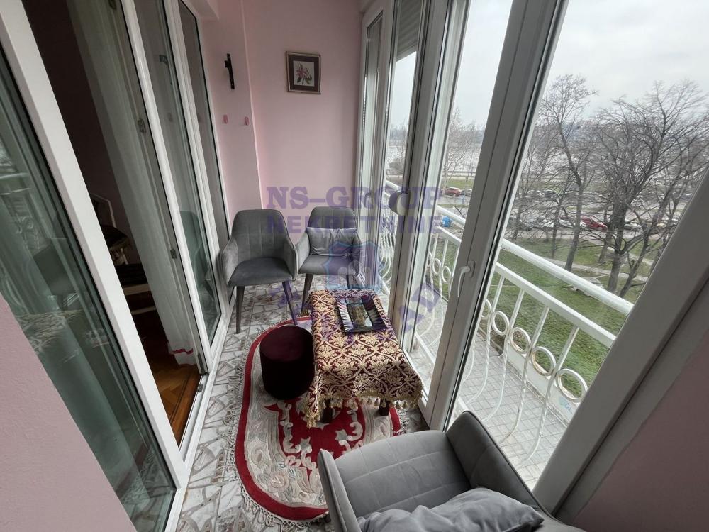 Glavna slika -Četvorosoban, 72m2, Beogradski kej Novi Sad, sa terasom, ima lift