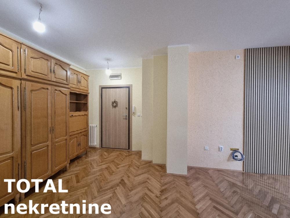 Slika 3 - Stan,NOVI SAD,GRBAVICA,kv: 45.00, € 131000, ID: 1101471