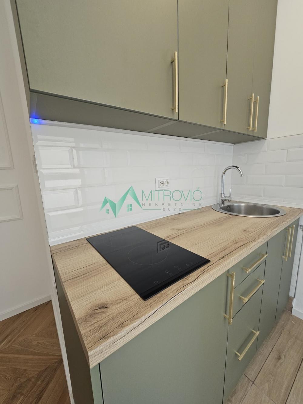 Slika 1 - Centar-kej odlična kompletno renovirana garsonjera  