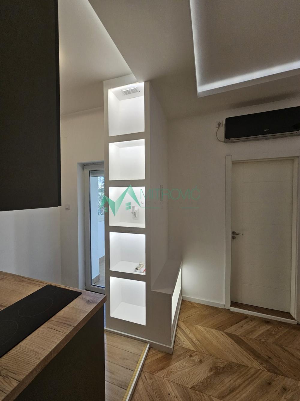 Slika 2 - Centar-kej odlična kompletno renovirana garsonjera  